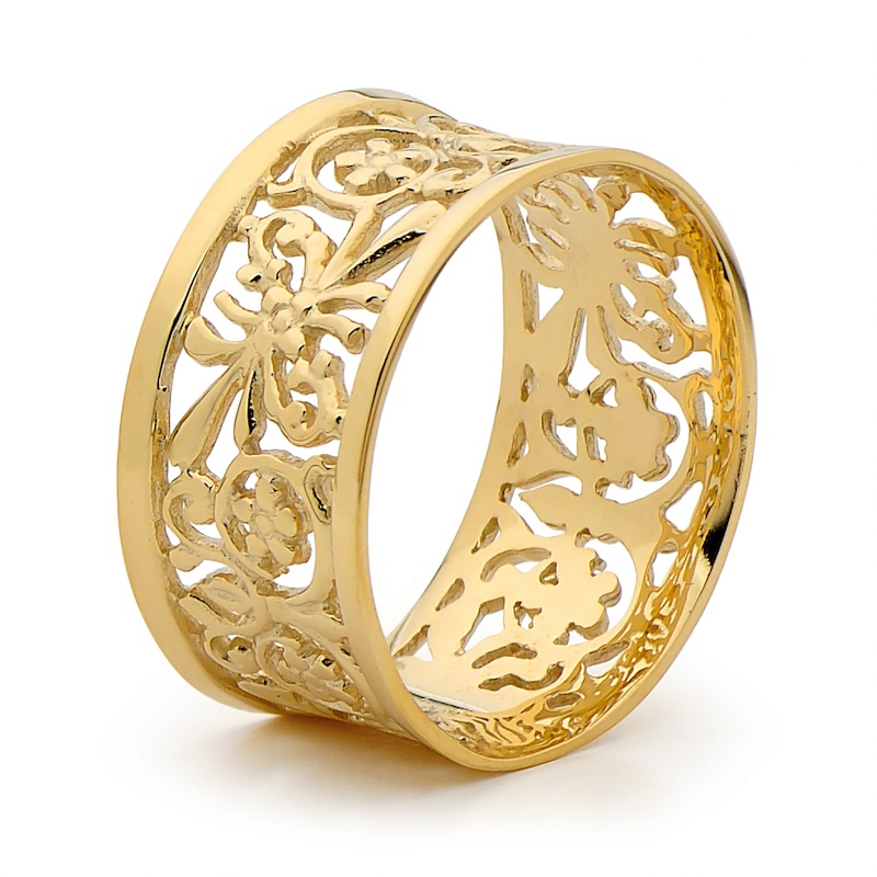 Baroque style gold ring