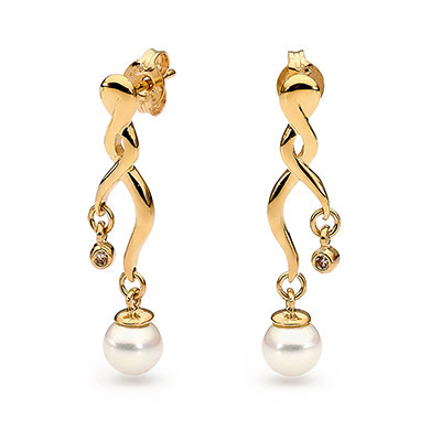 Lustrous Pearl Drop Stud Earrings