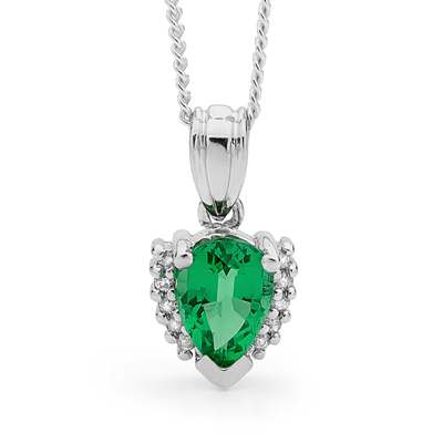 Romantic Emerald Pendant in White Gold