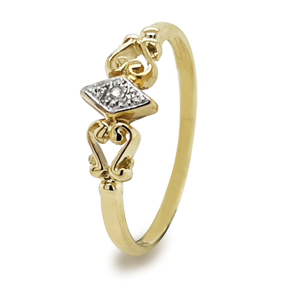Celtic Style Diamond Ring