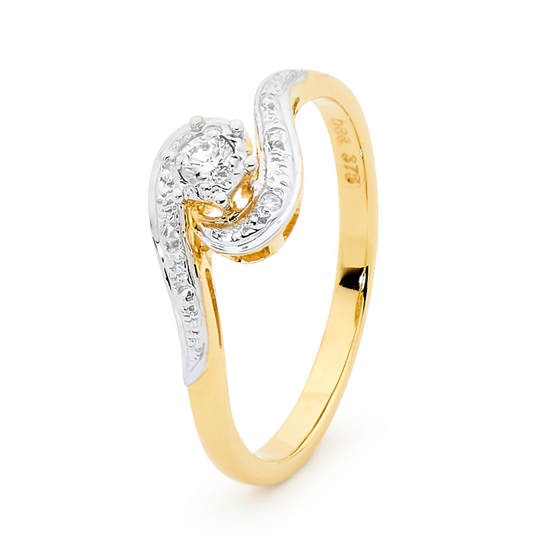 Diamond Ring with Shoulder Leaf