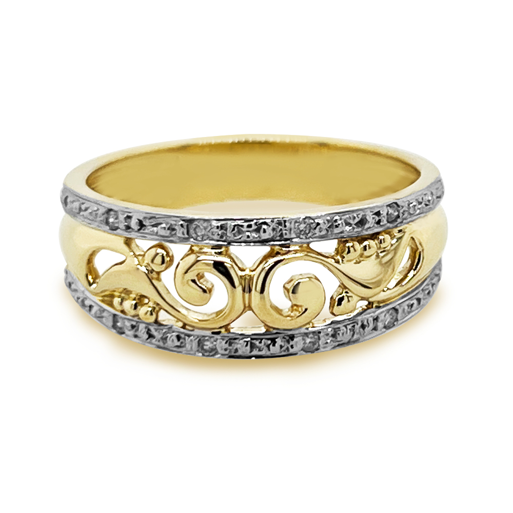Celtic Style Ring with Diamonds