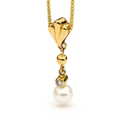 Pearl and Diamond Drop pendant